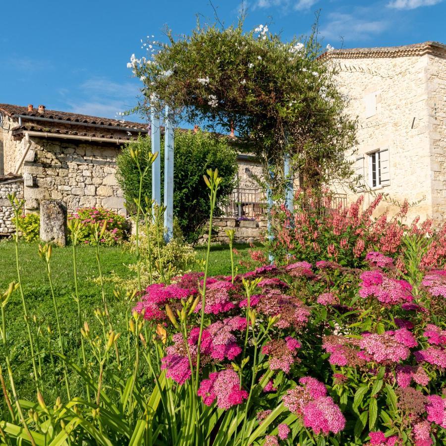La Maison De Yuka Plieux Екстериор снимка