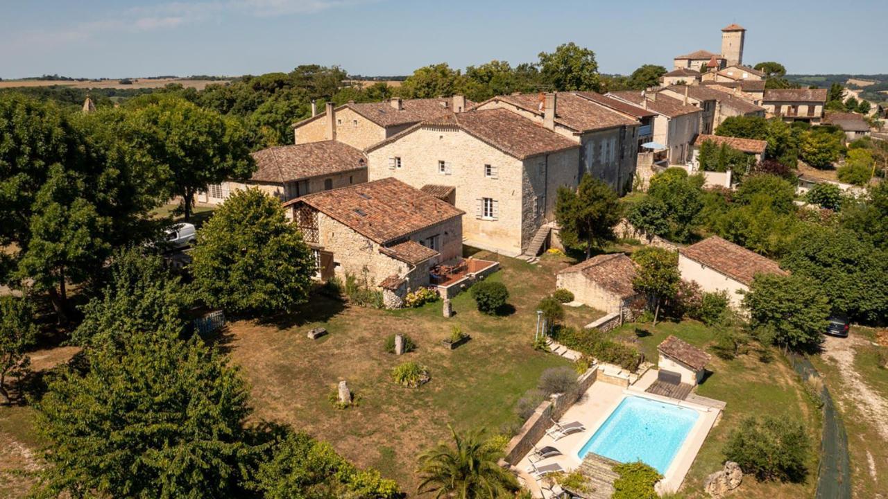 La Maison De Yuka Plieux Екстериор снимка